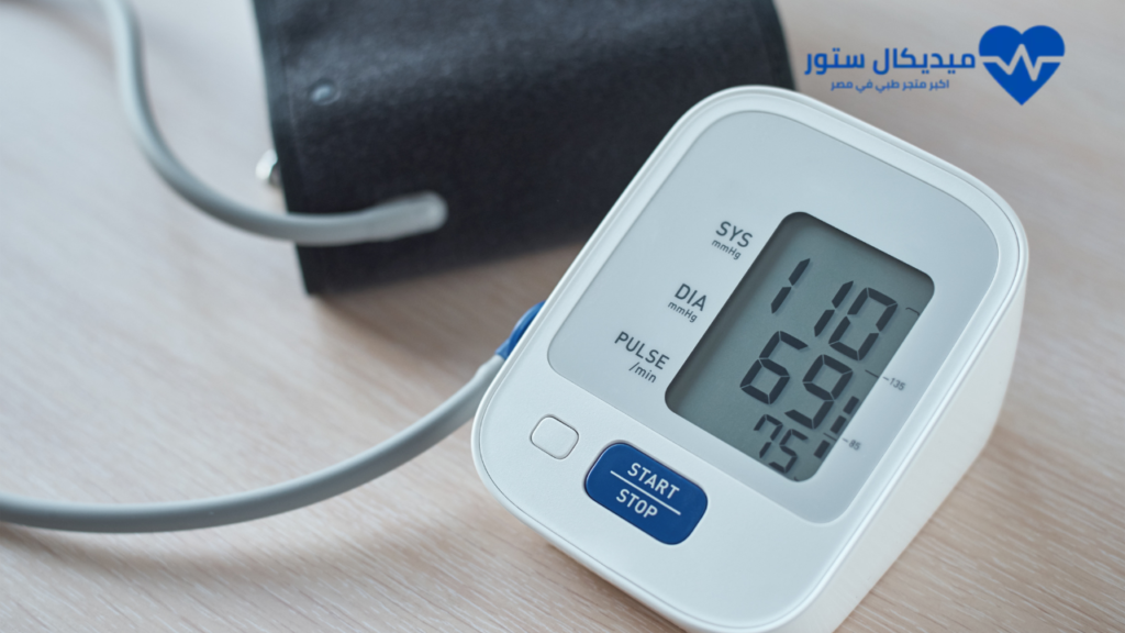 موازين حرارة رقمية وأجهزة ضغط إلكترونية
